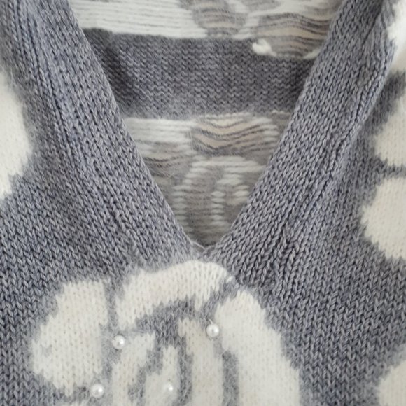 Gorgeous Steel Gray and White Sweater - Sz. L - Picture 5 of 5